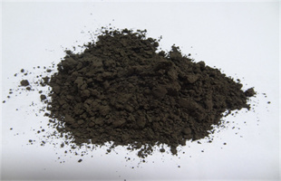 Chromite powder as corourant of green glass